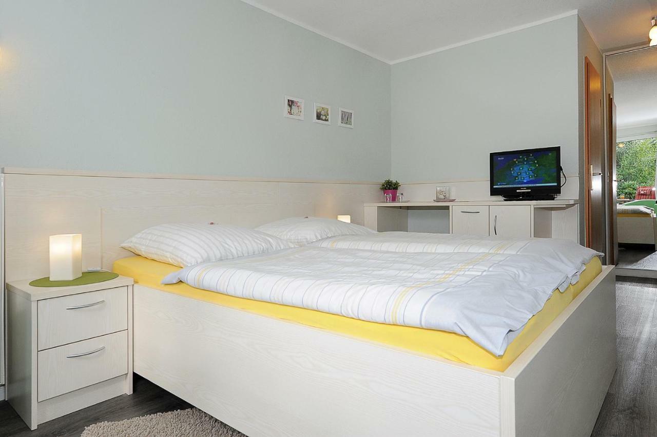 Hotel garni Haus am Meer Neuharlingersiel Exteriör bild